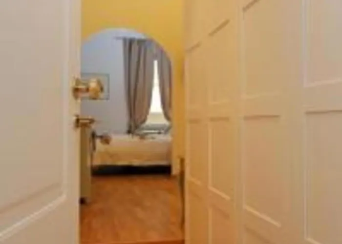  Madonna De' Monti Suites