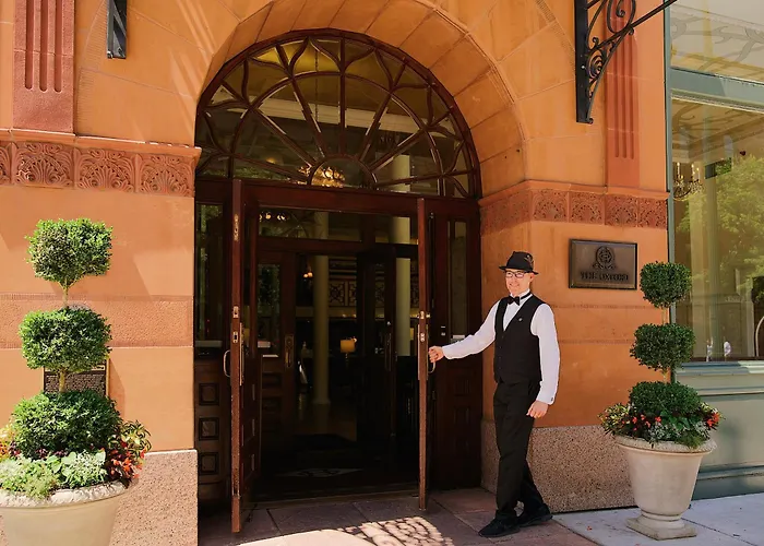 Family Hotel: The Oxford Hotel