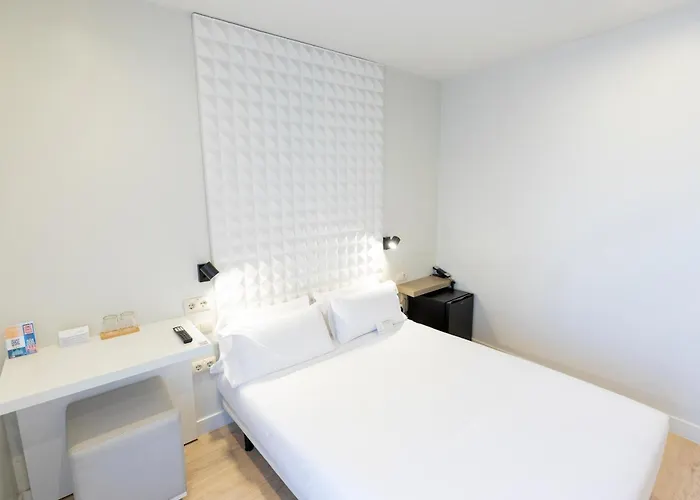Central hotel: Urbansea Atocha 113