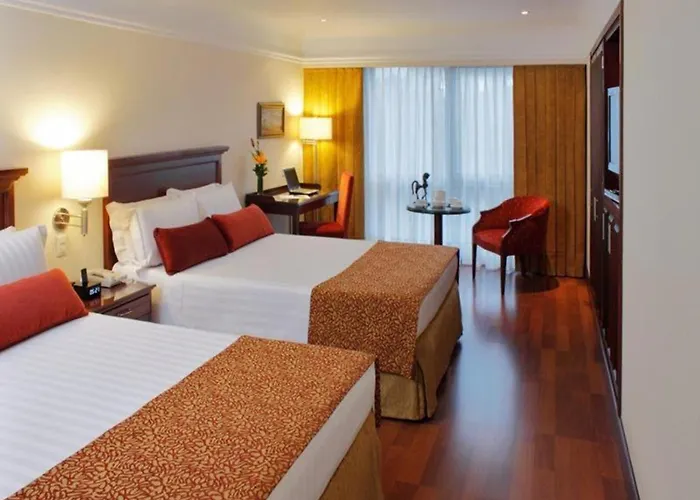 Luxury hotel only: Hotel Estelar La Fontana