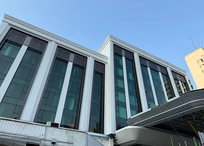 Beach hotel: Grace Hotel