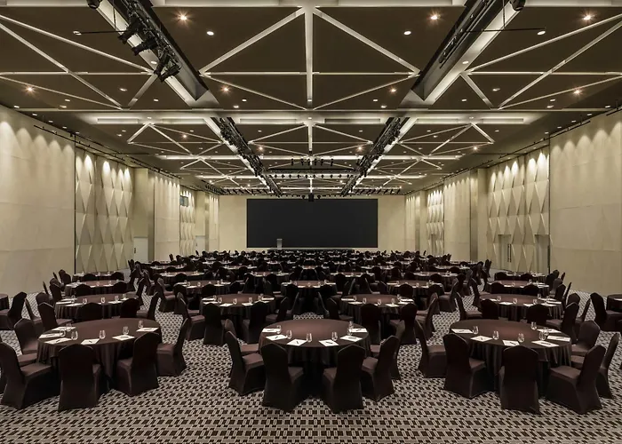 Luxury hotel only: Novotel Ambassador Seoul Yongsan