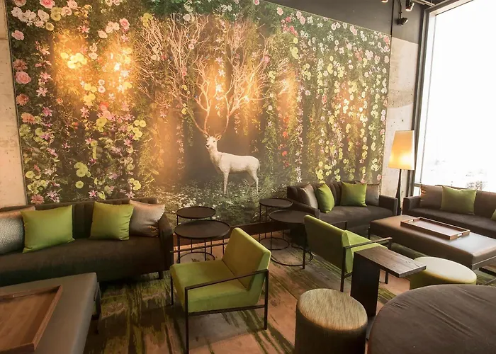 Pet Friendly hotel: Hampton Inn Chicago Mccormick Place