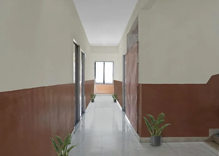 Central hotel: Hotel O R K Exclusive