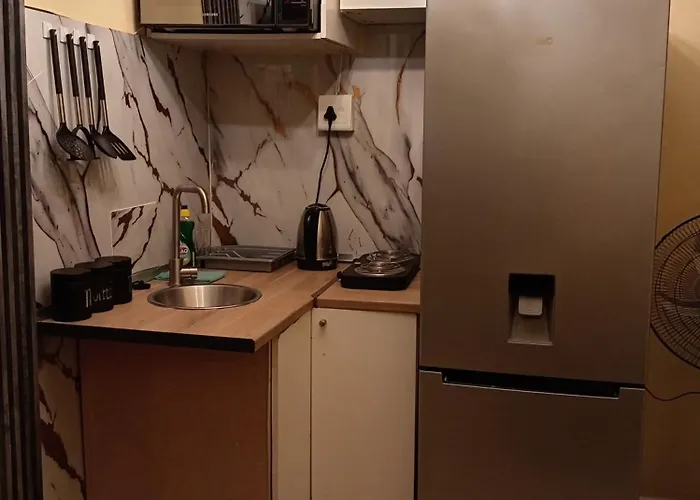 Naliya Guest House