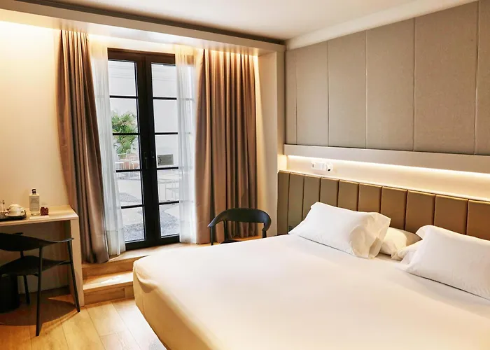 Dog friendly hotels Becquer
