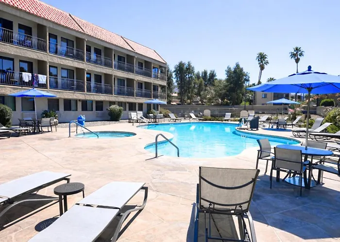 Hotel with Tennis: Holiday Inn Express Palm Desert By Ihg