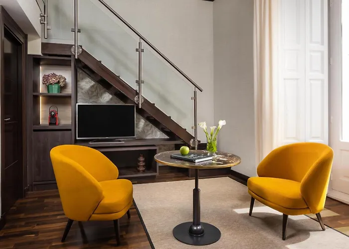 Pet Friendly hotel: Nh Collection Madrid Palacio De Tepa