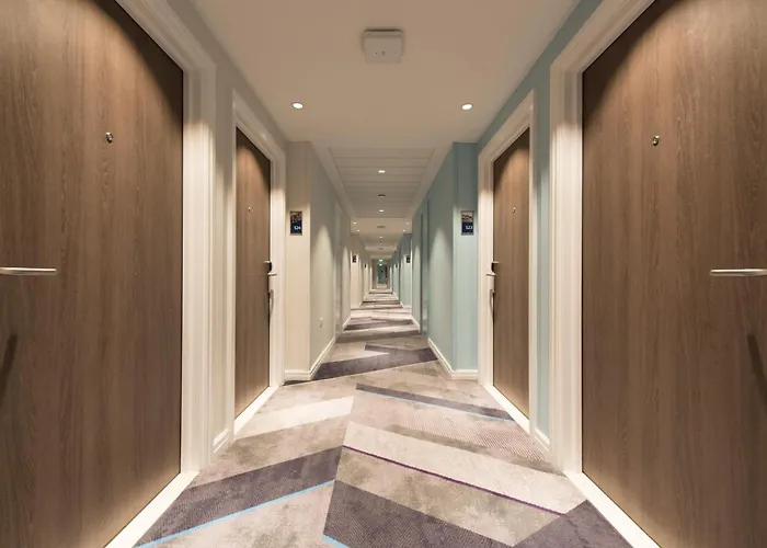 Hampton By Hilton West End