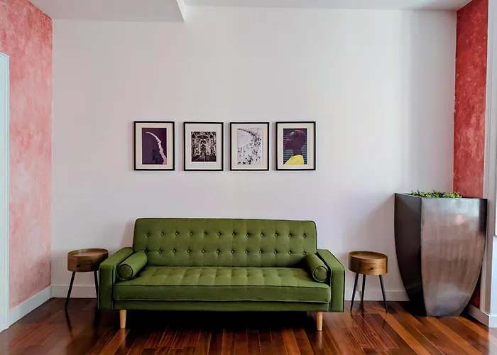 Cheap hotels Lost Lisbon :: Cais House
