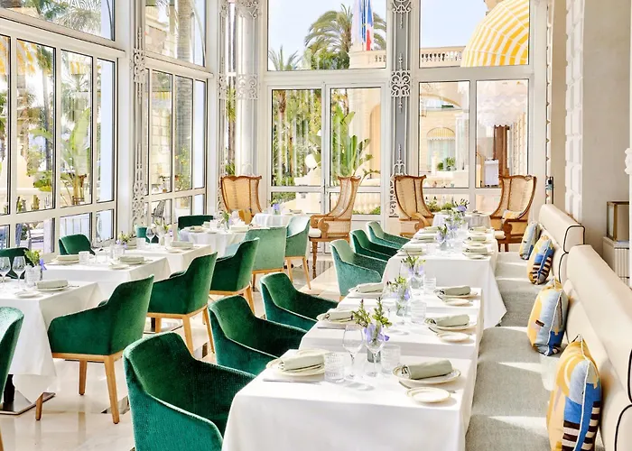 Hotel de luxo Apenas: Carlton Cannes, A Regent Hotel