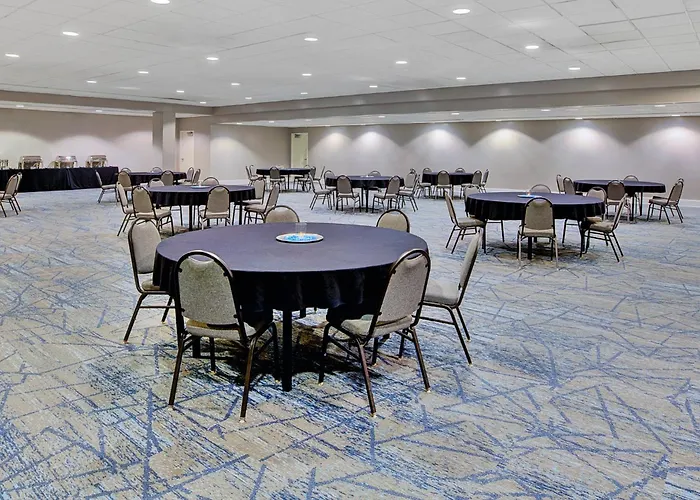 Holiday Inn Express -Downtown - Broadway By Ihg