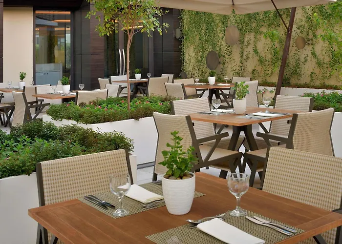 Moevenpick Hotel Tahlia Jeddah