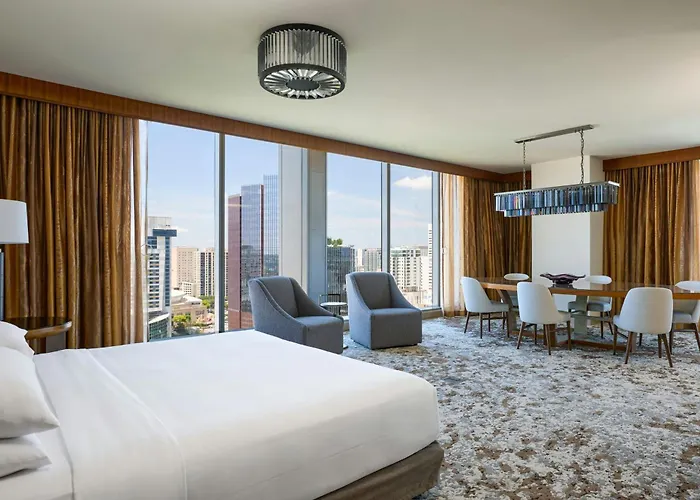  Marriott Marquis