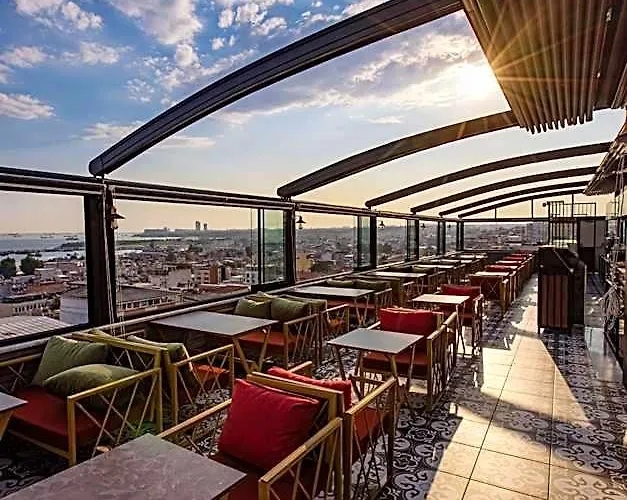 Grand Balyan & Restaurant