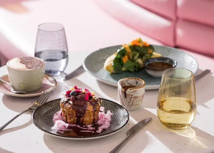 Hotels with tennis Indigo Adelaide Markets By Ihg