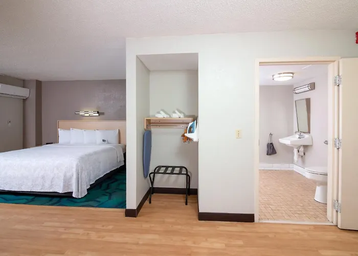 Cheap hotels Red Roof Plus Miami Airport