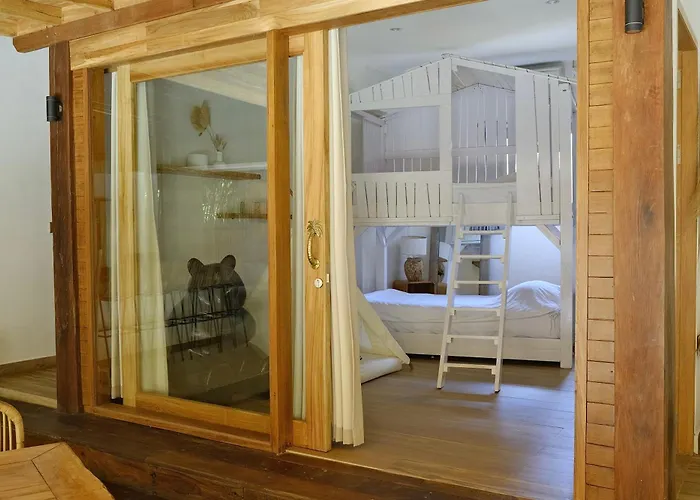 Hotels With Four Stars La Cabane