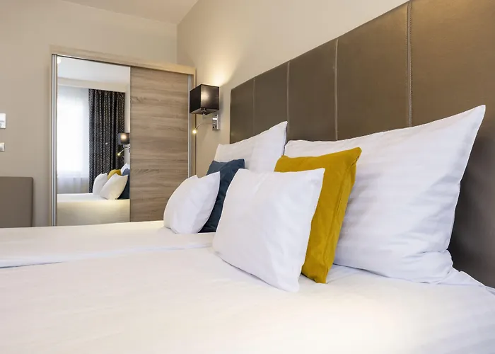 Silver Crown & Residence, Palace Quarter