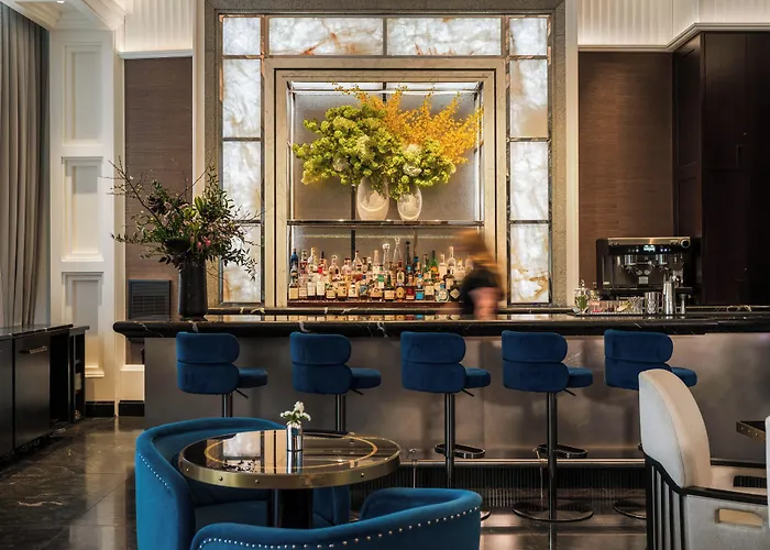 Four Seasons One Dalton Street,