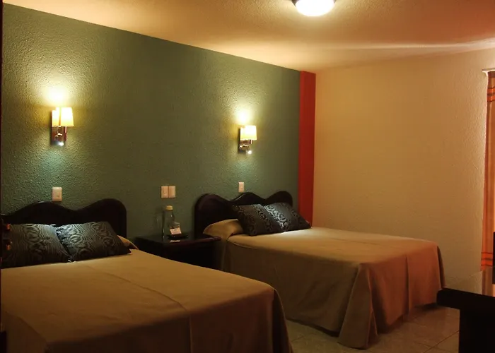 3 star hotels Aurora