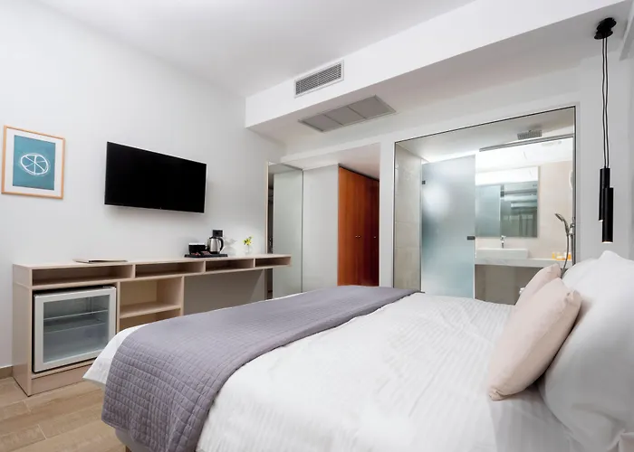 Сity center hotels Athena