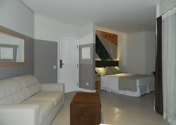 Cosmopolitan Praia Flat
