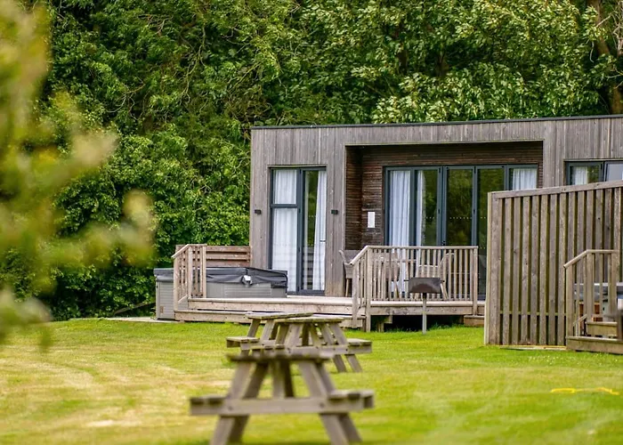 Swanborough Lakes Luxury Lodges