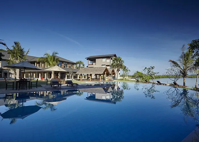 Amaranthe Bay Resort & Spa
