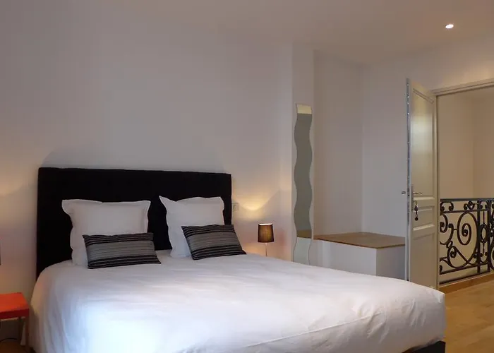 Central hotel: Les Versaillaises