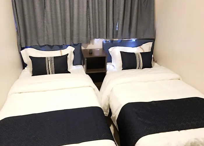 Hotel: California Hotel