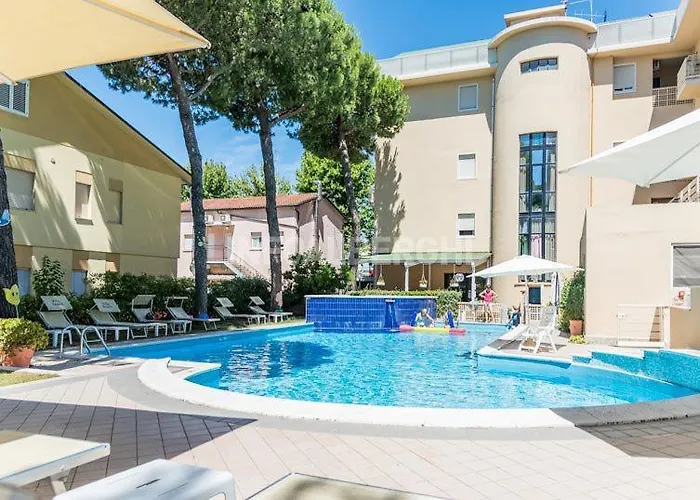 Hotel Con Piscina Amico