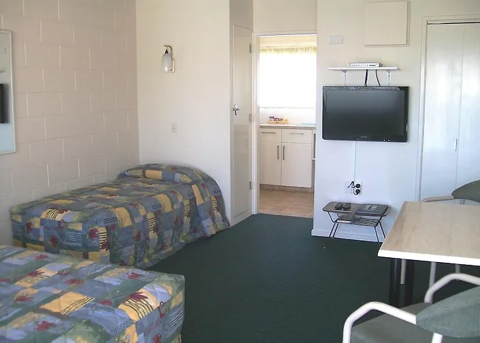 Cedar Court Motel