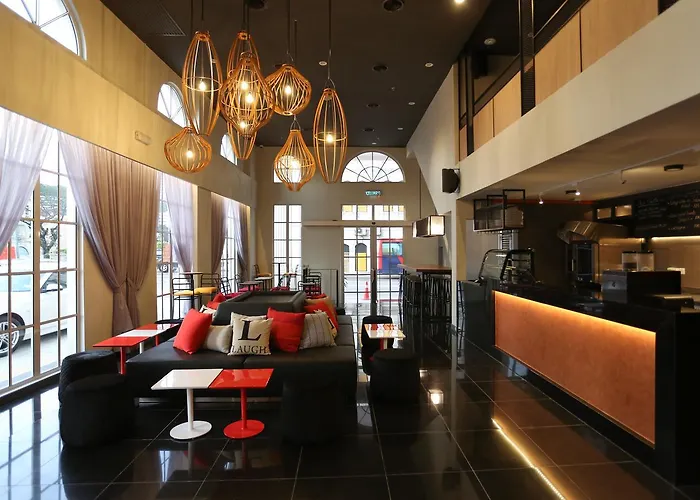 3 star hotels Avenue J , Central Market