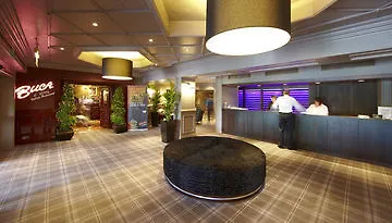 Hotel with Tennis: De Vere Herons Reach