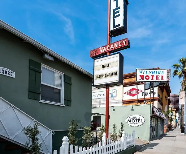 Motel: Wilshire Motel