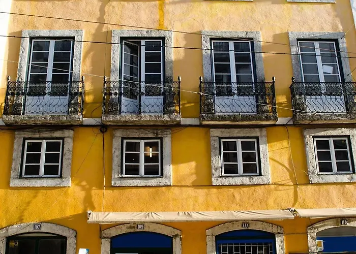 Hôtel Spa: Locals Hostel & Suites