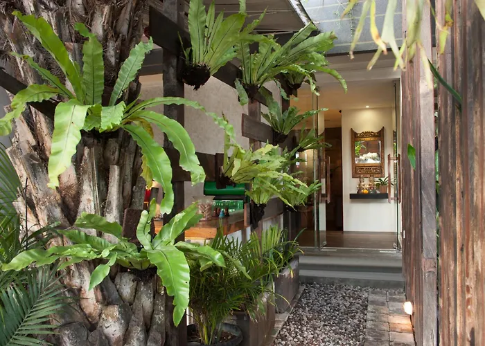 Central hotel: Grandmas Plus Hotel Legian