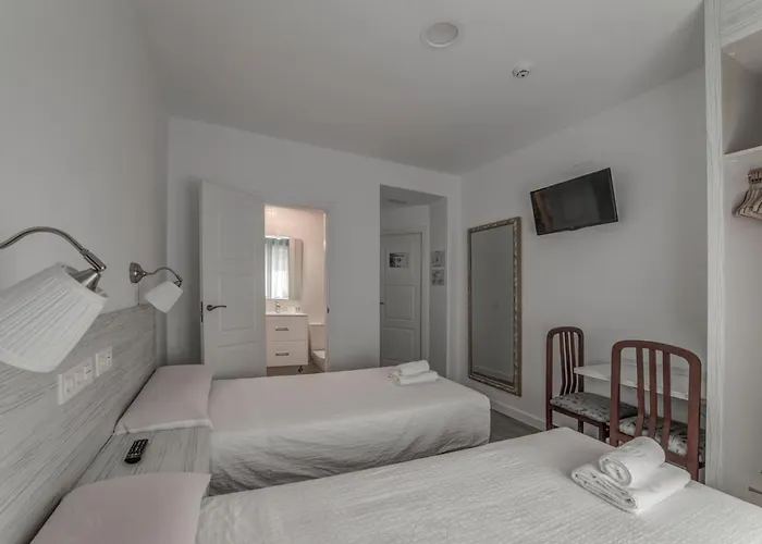  Hostal Lar