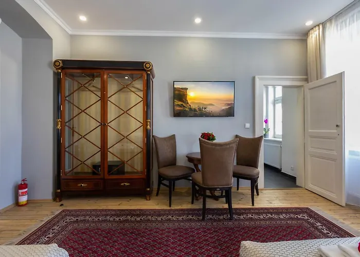 Slabur Residence