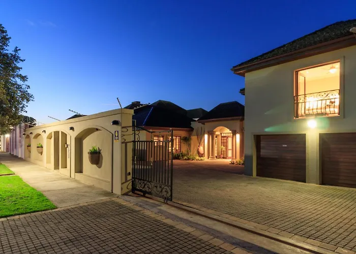 Guest house: Manor 38