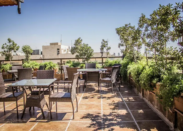 Cheap hotel: Golden Key Hotel