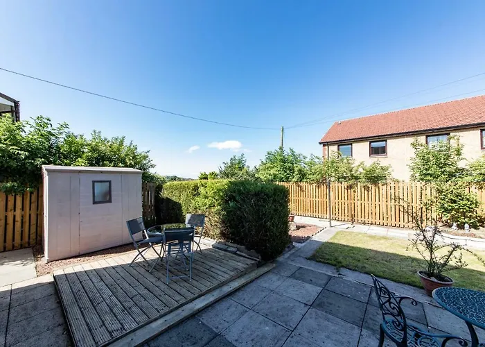 Cabine: 3 Bed House W/Drive & Garden V/Fast Wifi Near Bioquarter