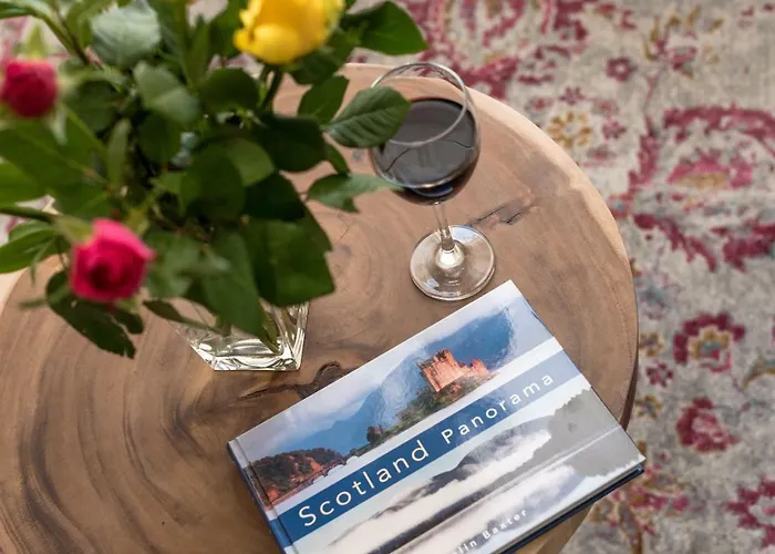 Hotel near College: The Home Street Residence