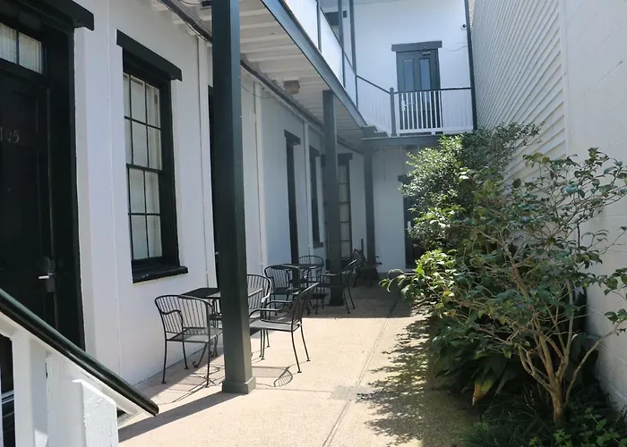 Pet Friendly hotel: The Prytania Park Hotel