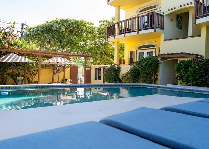 Private villas Caye Reef Condos