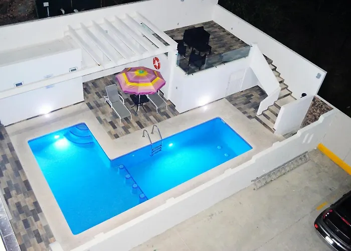 Cheap hotel: Bahia Marina Departamentos