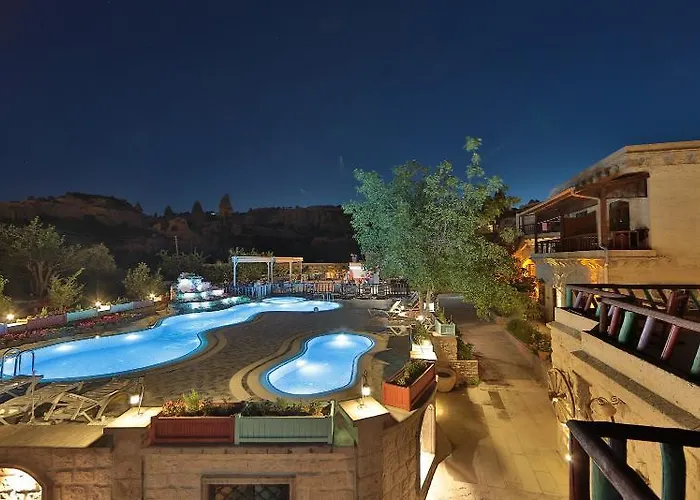 4 star hotel: Holiday Cave Hotel